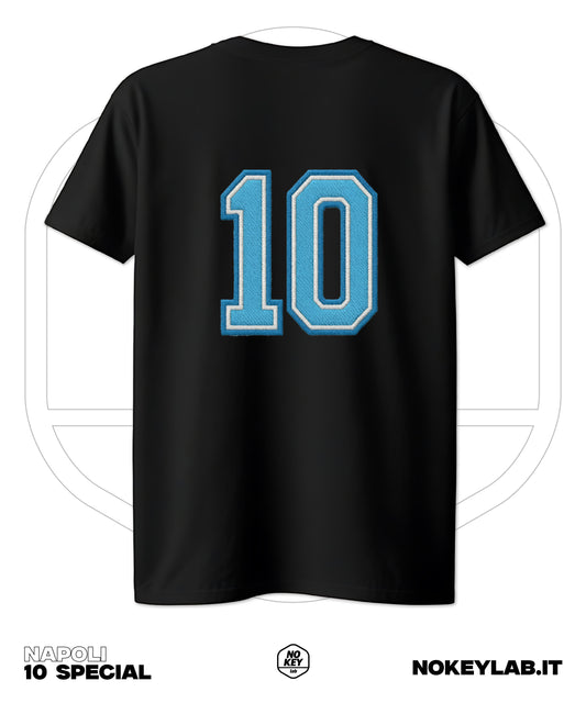 Maglia Napoli Effetto Ricamato Stile College con Numero 10 – Edizione Unica